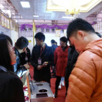 奥邦全屋顶引爆青岛华夏家博会，锋芒毕露展实